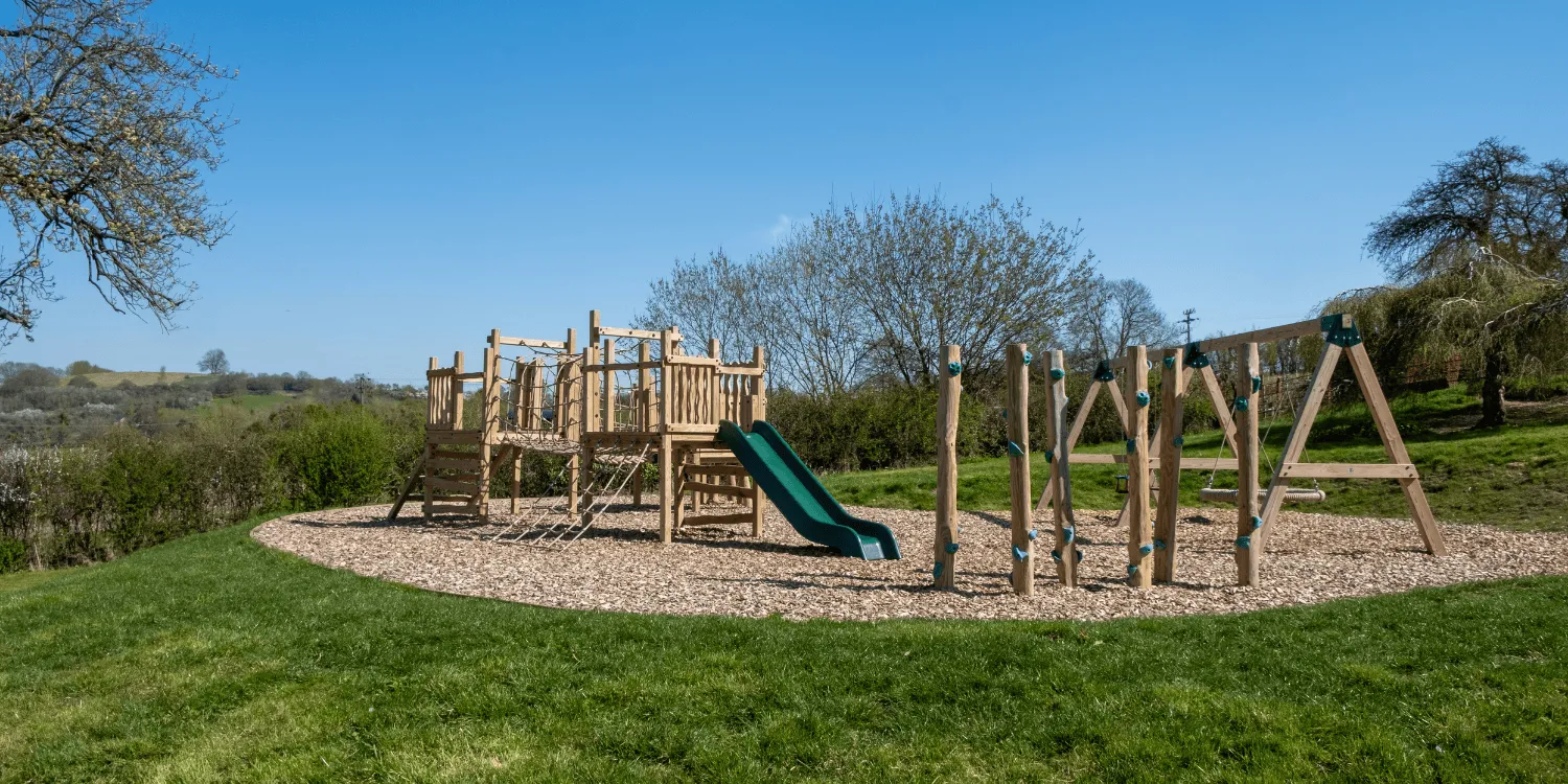 Pub garden multiplay towers